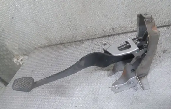 Honda HR-V Brake pedal 