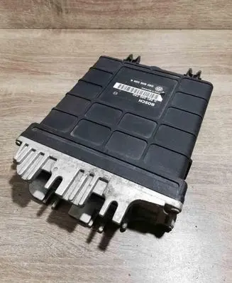 Volkswagen Golf III Engine control unit/module ECU 0261200750 030906026K