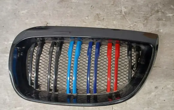 BMW 1 E81 E87 Front bumper upper radiator grill