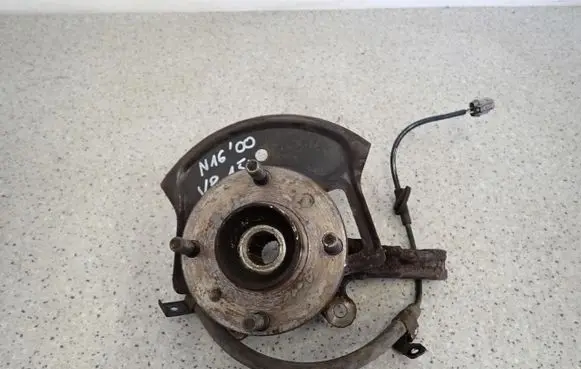 Nissan Almera N16 Front wheel hub spindle knuckle