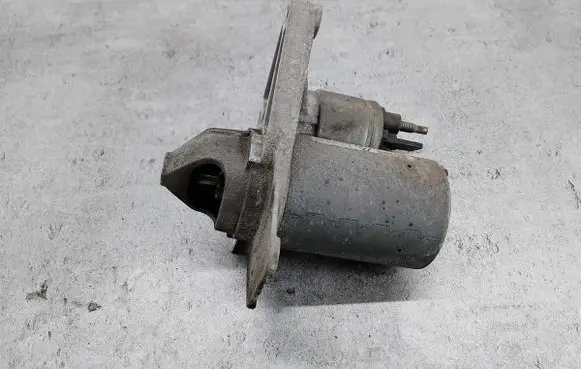 Renault Megane III Starter motor 233001007X