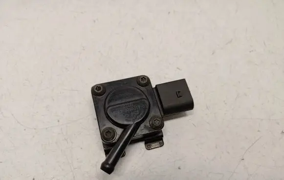BMW 3 E90 E91 Exhaust gas pressure sensor 13627789219