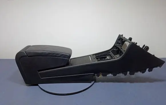 Volkswagen PASSAT CC Center console