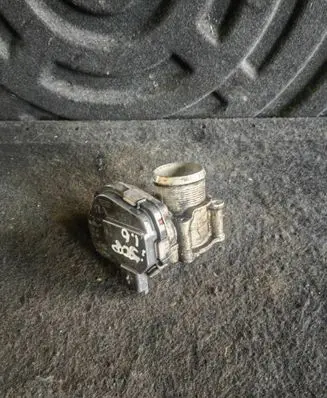 Peugeot 5008 Throttle valve 9673534480