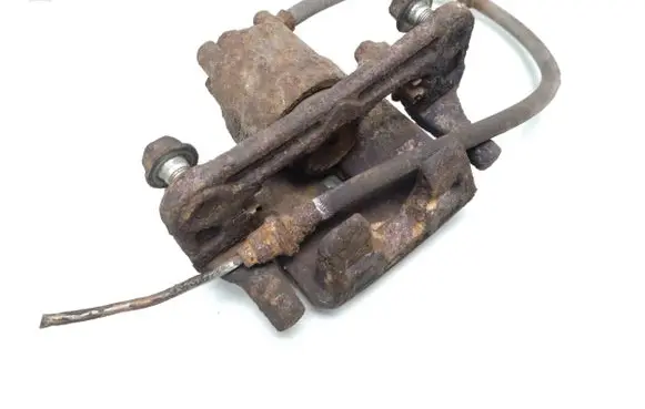 Mitsubishi Pajero Rear brake caliper