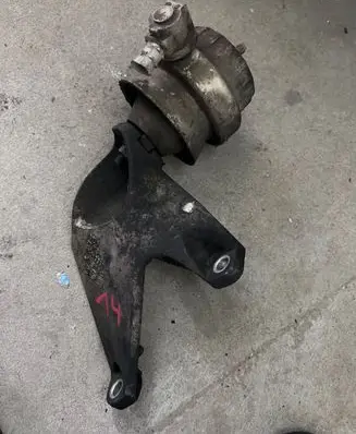 Audi A6 S6 C6 4F Engine mounting bracket 4F0199307N