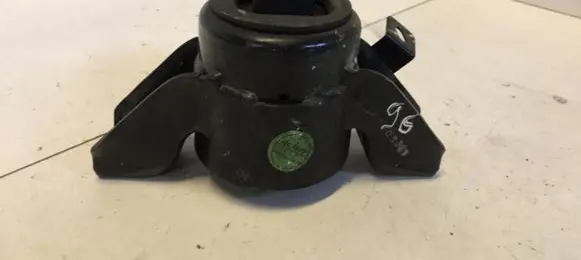 Hyundai i10 Engine mount bracket
