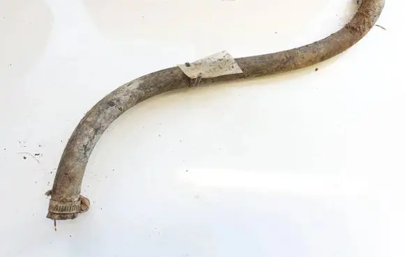 Volkswagen PASSAT B5.5 Engine coolant pipe/hose