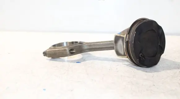 BMW 5 GT F07 Piston with connecting rod 7624408