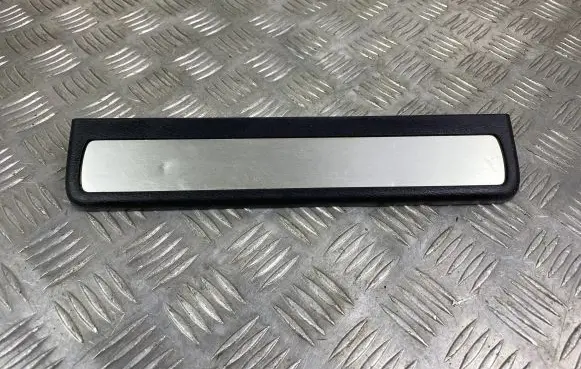 Infiniti QX80 Rear sill trim cover 769B31LAOA