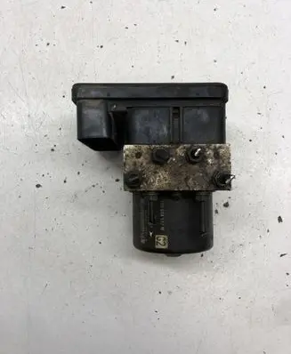 Skoda Octavia Mk2 (1Z) ABS Pump 1K0907379Q 1K0614517N