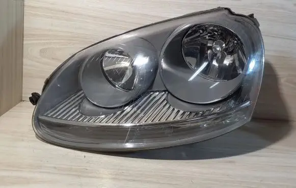 Volkswagen Golf V Headlight/headlamp