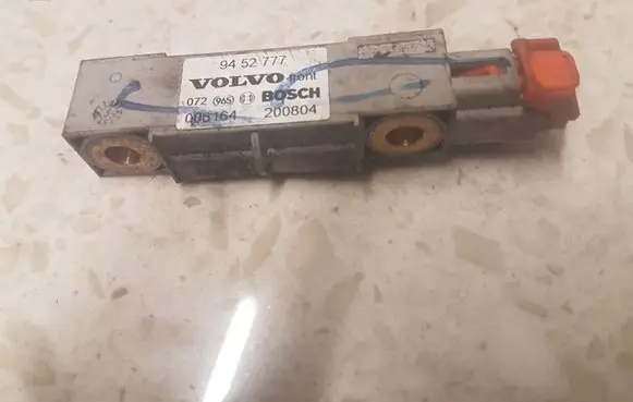 Volvo V70 Airbag deployment crash/impact sensor 9452777 200804