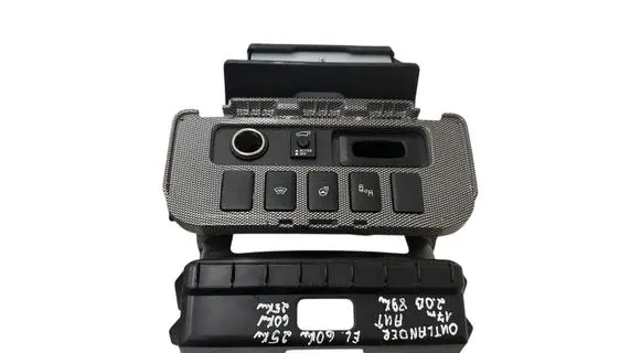 Mitsubishi Outlander Center console 8010A317ZZ 3187Z2 8781A147
