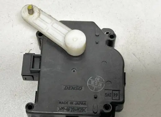 Lexus ES 250 - 300 - 330 Radiator active air flap actuator 0637007801 5D1312