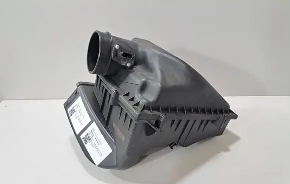 BMW X7 G07 Air filter box 7643301