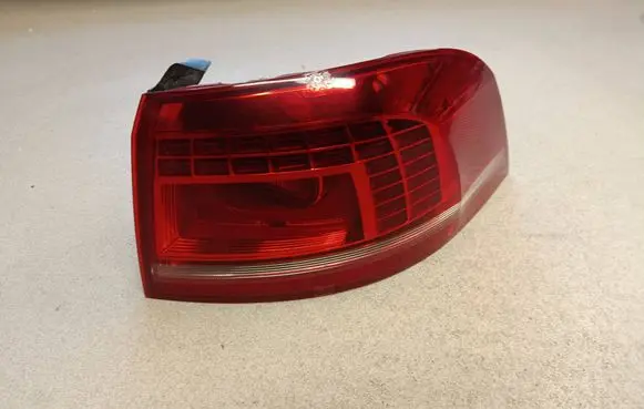 Volkswagen PASSAT B7 Rear/tail lights 179816
