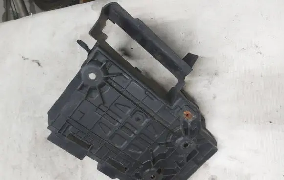 Renault Espace - Grand espace IV Battery box tray 8200208056
