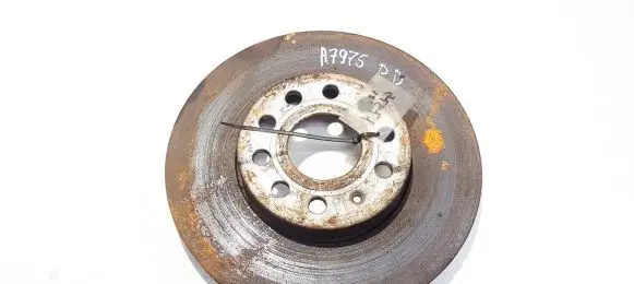 Volkswagen Jetta V Front brake disc ventiliuojamas