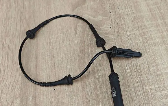 BMW 4 G22 G23 G24 G26 ABS rear brake sensor 6892609