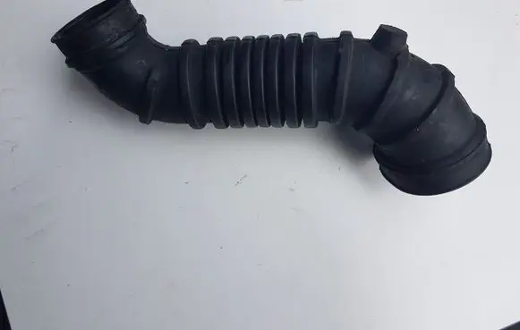 Mitsubishi Pajero Air intake hose/pipe