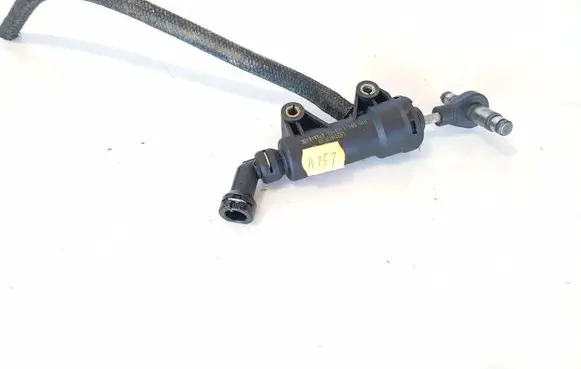 BMW 5 E39 Clutch master cylinder 21521165010