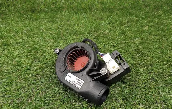 Mercedes-Benz C AMG W204 Engine control unit/module fan A2049060215