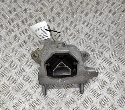 Opel Mokka B Engine mount bracket 9826551380