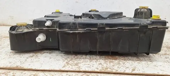 Toyota Proace AdBlue liquid reservoir P1001427