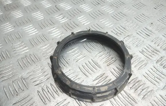 Mitsubishi Colt In tank fuel pump screw locking ring/nut 