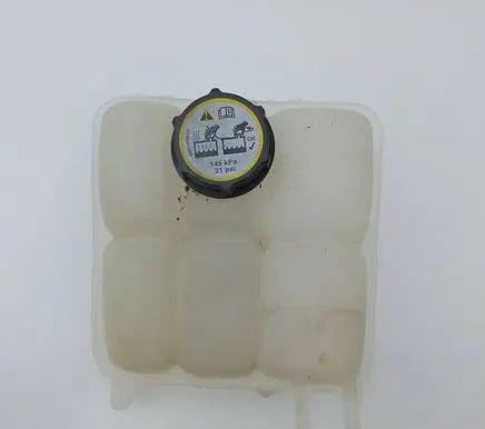 Volvo V50 Coolant expansion tank/reservoir 