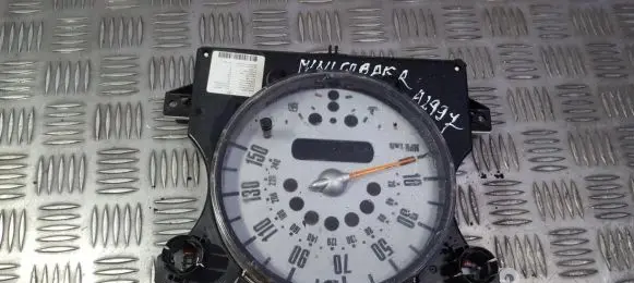 Mini One - Cooper R50 - 53 Speedometer (instrument cluster) 67379411 621179411