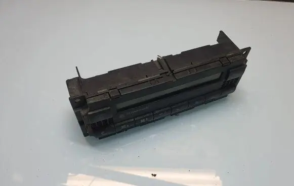 Volkswagen PASSAT B5.5 Climate control unit
