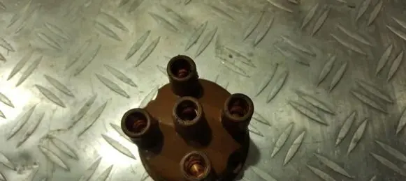 Renault Clio I Spark distributor cap 