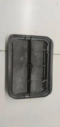 Renault Captur Quarter panel pressure vent 7700838358