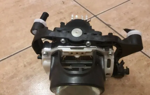 Volkswagen PASSAT B7 Headlight part 90015604 89033206