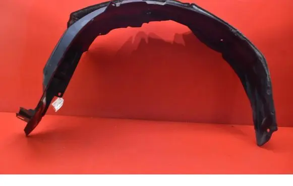 Front wheel arch liner splash guards
