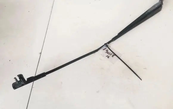 Skoda Octavia Mk2 (1Z) Front wiper blade arm 1z1955410a