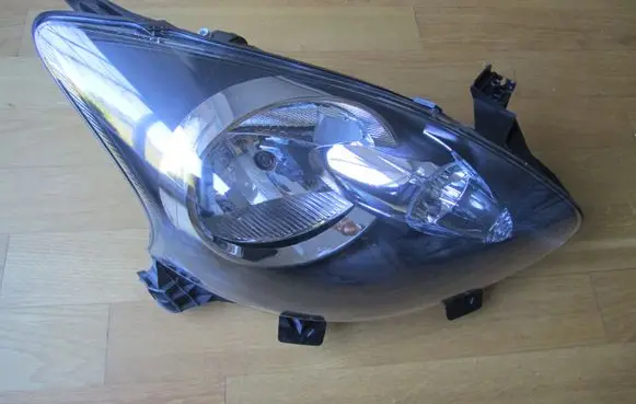 Toyota Aygo AB10 Headlight/headlamp 811300H010