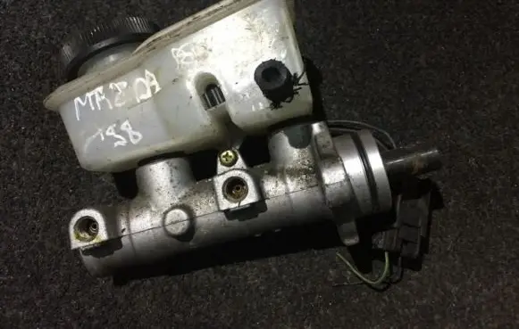 Mazda 626 Master brake cylinder