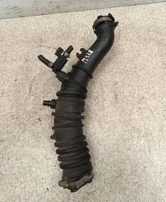Renault Clio III Intercooler hose/pipe 8200519077