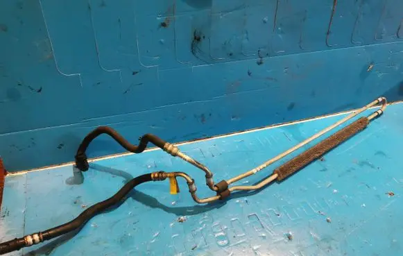 Volvo S80 Power steering radiator SB55263 31202354