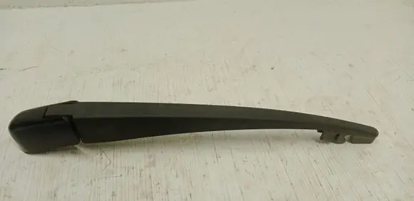 Rear wiper blade arm