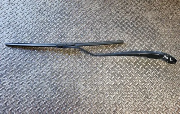 Ram 1500 Windshield/front glass wiper blade D68338925AB 68338925AB