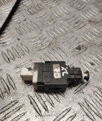 Volvo XC70 Brake pedal sensor switch 9496967