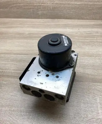 Volvo S60 ABS Pump 8671224 P08671223