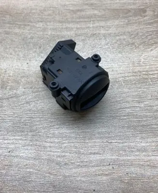 BMW 5 E60 E61 Ignition lock 6954722 10862510