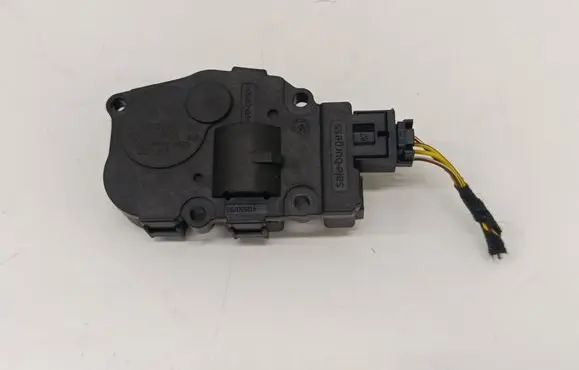 BMW 2 F46 Air flap motor/actuator EFB492 CZ1139301400