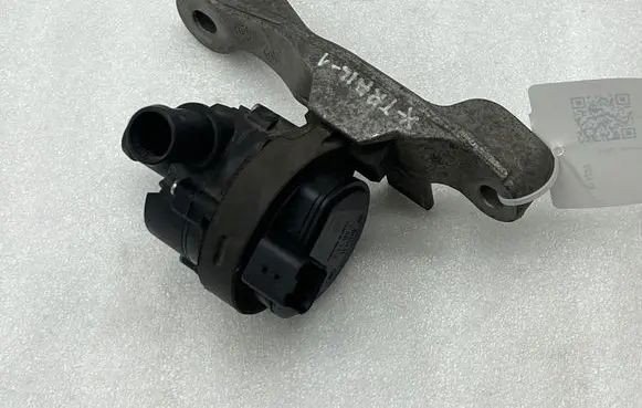 Nissan X-Trail T32 Electric auxiliary coolant/water pump 144B06803R
