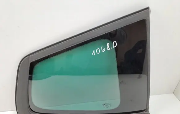 Opel Zafira C Rear side window 12841842 43R001667